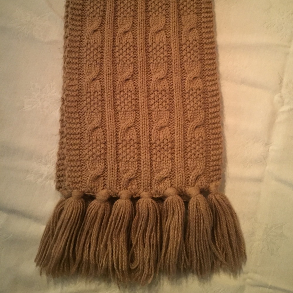 100% Acrylic scarf